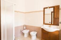 A bathroom at Le Coste Affittacamere
