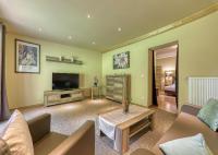 TV a/nebo společenská místnost v ubytování Wellnesshotel deine Auszeit, Adults only