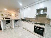 Kuchnia lub aneks kuchenny w obiekcie GMC Turistics - Great Apartment for Groups & Families