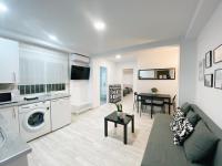 Kuchnia lub aneks kuchenny w obiekcie GMC Turistics - Great Apartment for Groups & Families