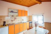 Kuchyňa alebo kuchynka v ubytovaní Apartment Luciana 1