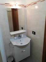 A bathroom at Le Coste Affittacamere