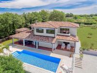 Bazén v ubytovaní Holiday Home Fratrici by Interhome alebo v jeho blízkosti