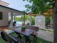 Bazén v ubytovaní Holiday Home Fratrici by Interhome alebo v jeho blízkosti
