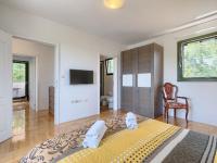 Televízia a/alebo spoločenská miestnosť v ubytovaní Holiday Home Fratrici by Interhome