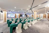 GHIC The Mulian Hotel of Bio-island Guangzhouにあるビジネスエリアまたは会議室