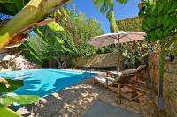 Bazén v ubytovaní Villa Kamares Private pool alebo v jeho blízkosti