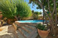 Bazén v ubytovaní Villa Kamares Private pool alebo v jeho blízkosti