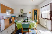 Kuchyň nebo kuchyňský kout v ubytování Apartments Budzyn