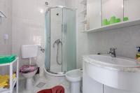 Koupelna v ubytování Apartments Budzyn