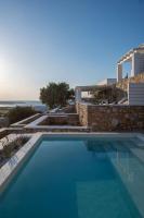 The swimming pool at or close to Villa Thoe Glisidia Paros