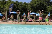 Piscine de l&#39;&eacute;tablissement Camping Les Mijeannes ou situ&eacute;e &agrave; proximit&eacute;