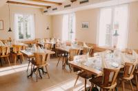 Restaurace v ubytování Gasthof Sunnebad
