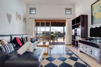 A kitchen or kitchenette at Casa Violeta