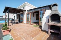 The swimming pool at or close to Casa Violeta