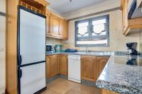 A kitchen or kitchenette at Casa Violeta
