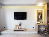 TV a/nebo společenská místnost v ubytování Darley Hotel Chiangmai