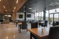 Reštaurácia alebo iné gastronomické zariadenie v ubytovaní Hotel Grey Spa