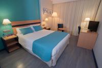 Postel nebo postele na pokoji v ubytování Ibis Styles Zaragoza Ramiro I