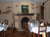 Reštaurácia alebo iné gastronomické zariadenie v ubytovaní Hotel Rural El Rocal