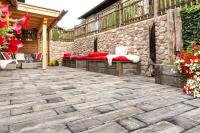 Patio alebo iná vonkajšia časť ubytovania Chalet Zugspitztraum