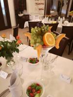 Jídlo v hotelu nebo okolí