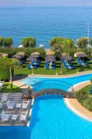 Bazén v ubytovaní Oceanis Beach Hotel alebo v jeho blízkosti