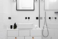 Łazienka w obiekcie Apartments Warsaw Targowa by Noclegi Renters