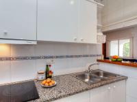 Kuchyň nebo kuchyňský kout v ubytování Holiday Home Trebol Blanco by Interhome