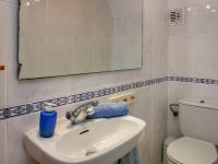Koupelna v ubytování Holiday Home Trebol Blanco by Interhome