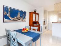 Kuchyň nebo kuchyňský kout v ubytování Holiday Home Trebol Blanco by Interhome