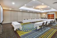 Holiday Inn Express Hotel & Suites - Belleville Area by IHGにあるビジネスエリアまたは会議室
