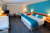 Postel nebo postele na pokoji v ubytování Ibis Styles Zaragoza Ramiro I