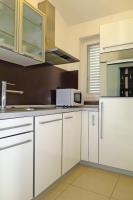 Kuchyňa alebo kuchynka v ubytovaní Apartment Milevoj-1 by Interhome