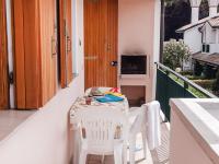 Balkón alebo terasa v ubytovaní Apartment Mediterraneo-4 by Interhome