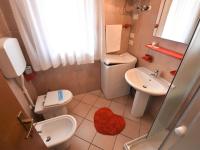 Kúpeľňa v ubytovaní Apartment Mediterraneo-4 by Interhome