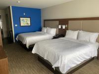 Holiday Inn Express & Suites Albuquerque Historic Old Town by IHGにあるベッド