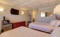 Atlantic Oceanfront Hotel, Wells Beachにあるテレビまたはエンターテインメントセンター