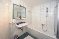 A bathroom at Glemmy Appartements inkl Sommercard