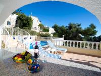 Bazén v ubytování Holiday Home Alexia by Interhome nebo v jeho okolí