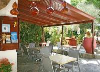 A restaurant or other place to eat at Summer Lodge