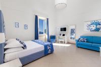 Posteľ alebo postele v izbe v ubytovaní Il Sogno di Lina Sorrento Coast Capri View