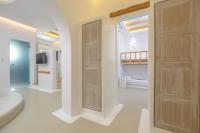 TV a/nebo společenská místnost v ubytování Valena Mare Suites & Apartments