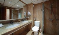 A bathroom at Flamingo Hotel 4*