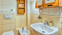 Kúpeľňa v ubytovaní Apartament Klimat Górski na Okrzei - 5D Apartamenty