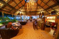 Ein Restaurant oder anderes Speiselokal in der Unterkunft LaLaanta Hideaway Resort 