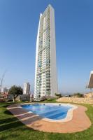 Bazén v ubytování Skyscraper apartment with panoramic views - floor 38 nebo v jeho okolí