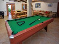 Biliardový stôl v ubytovaní Holiday Home in Starigrad Paklenica