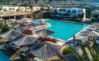 Bazén v ubytovaní Akti Beach Club alebo v jeho blízkosti