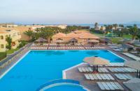 Bazén v ubytovaní Akti Beach Club alebo v jeho blízkosti